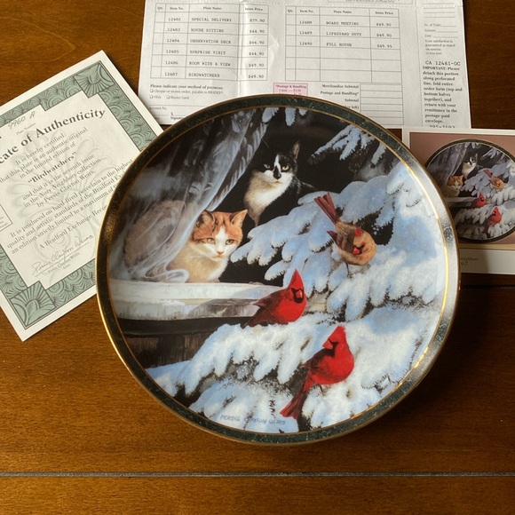 Bradford Exchange Cat Lovers "Nosy Neighbours" 8 Inch Collector's Plate - Picture 3 of 5